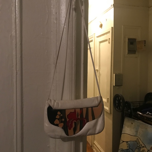 AMAZING VINTAGE COLLECTIBLE MOON BAG - Picture 1 of 6